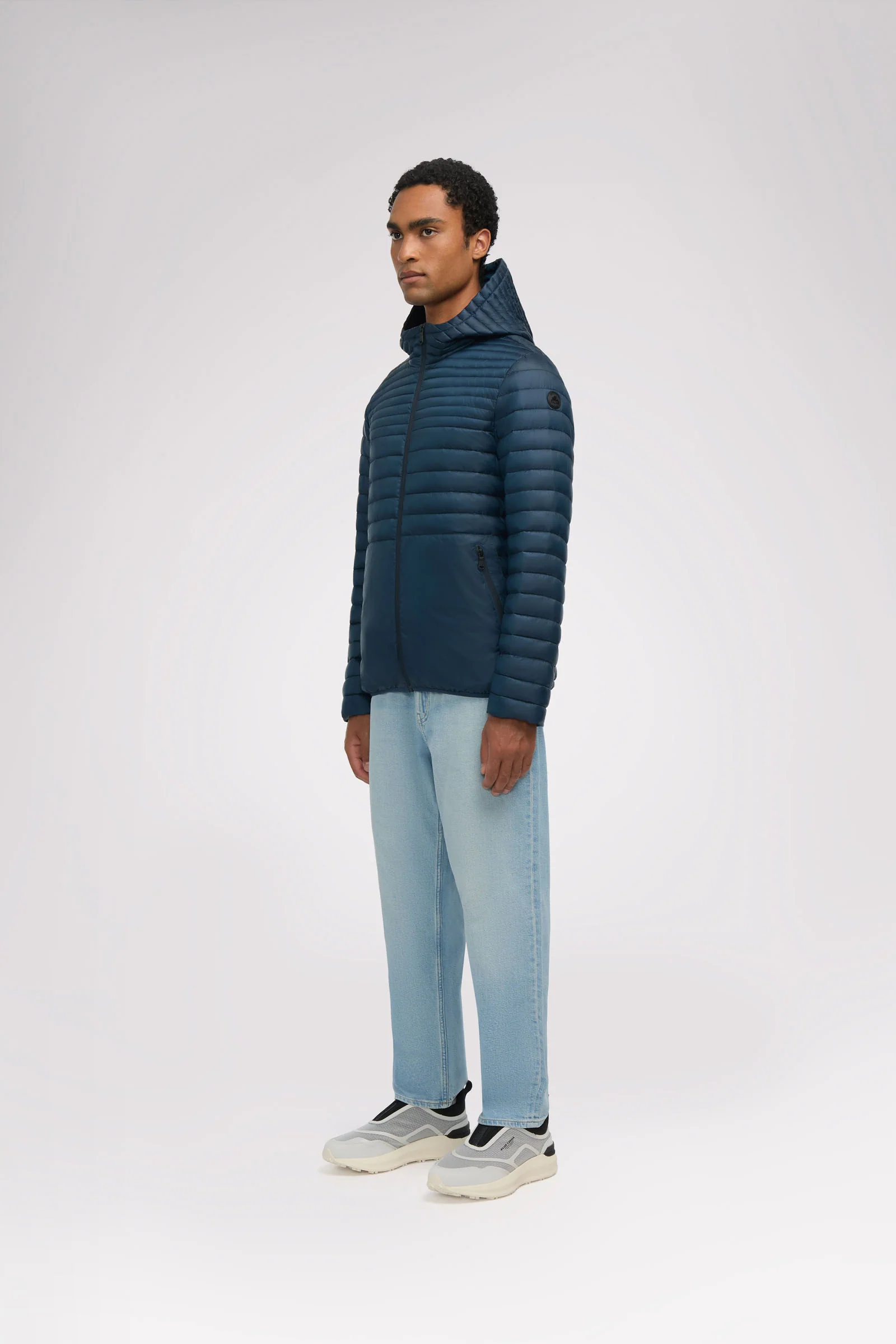 Eriksson Men's Lightweight Packable Puffer - Image 10