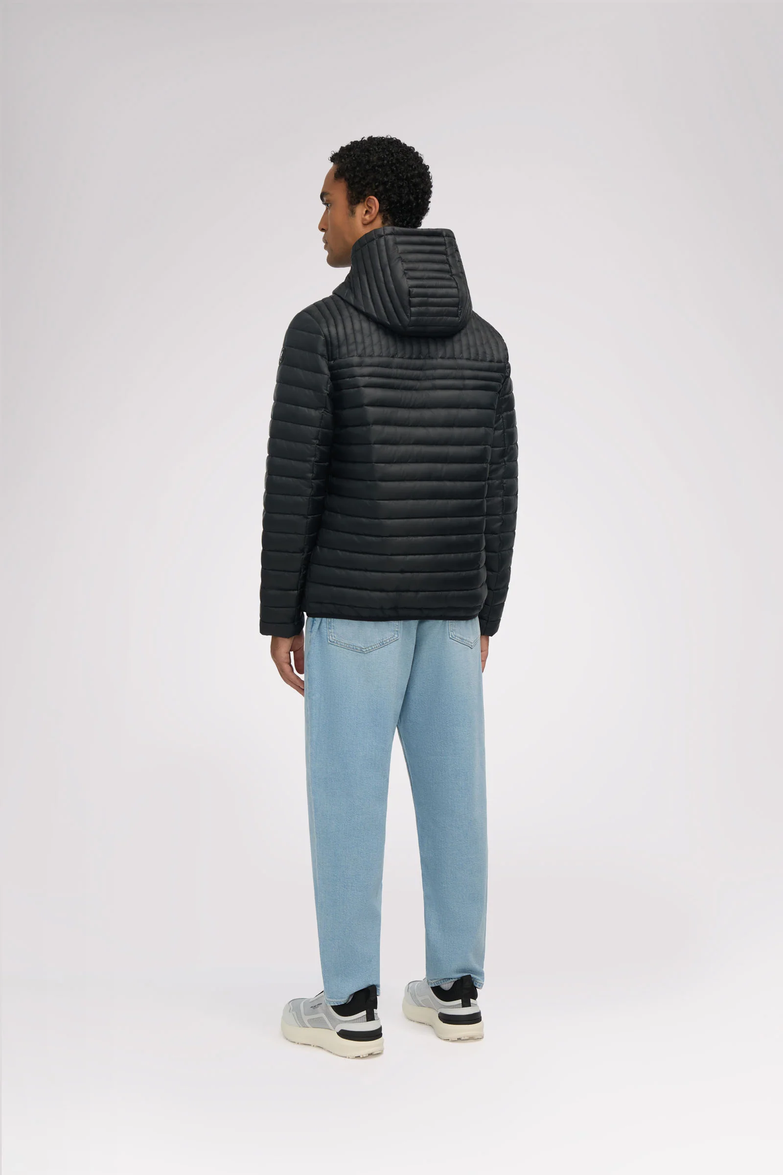 Eriksson Men's Lightweight Packable Puffer - Image 5