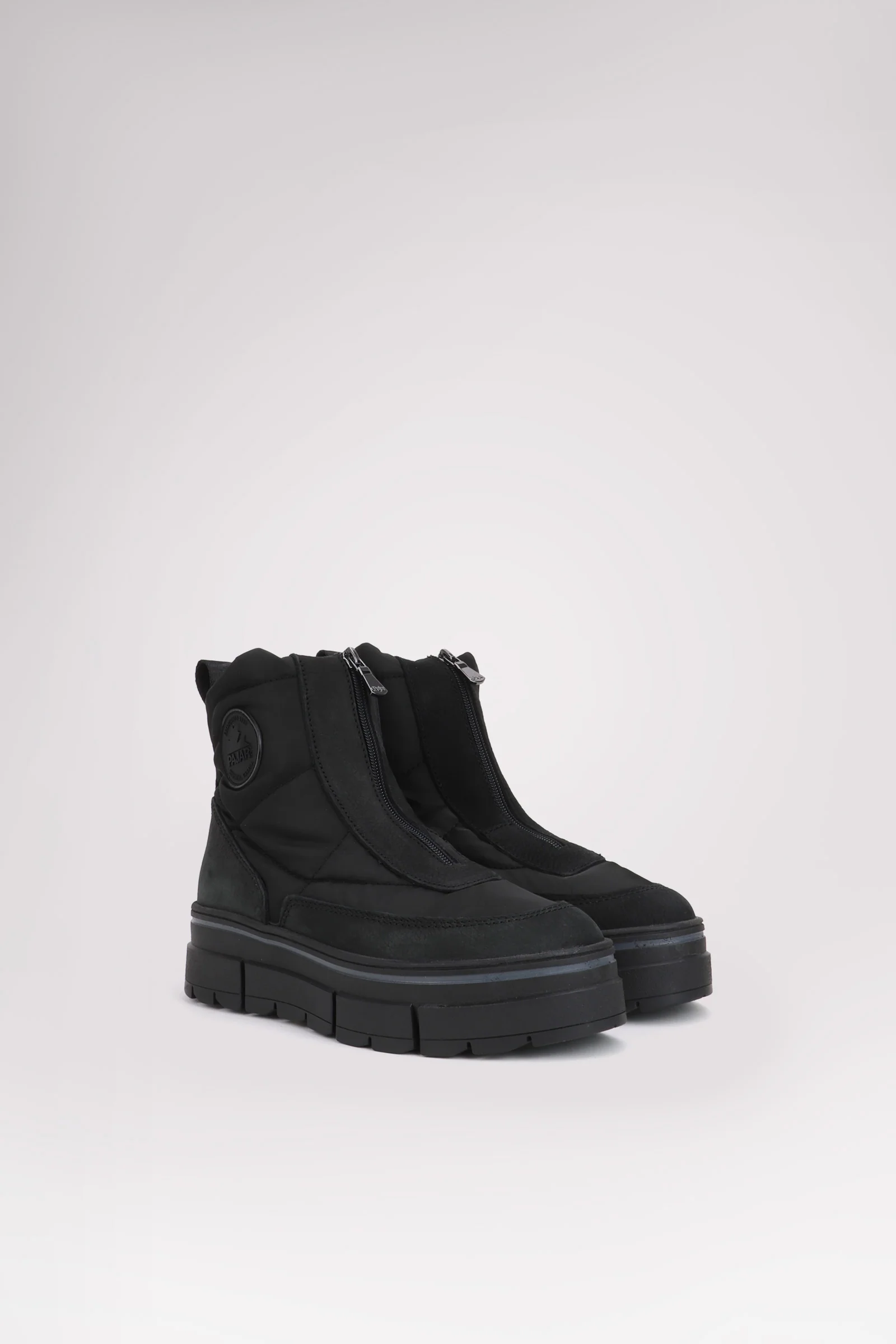 Huila Women's Front Zip Boot w/ Ice Gripper - Image 7