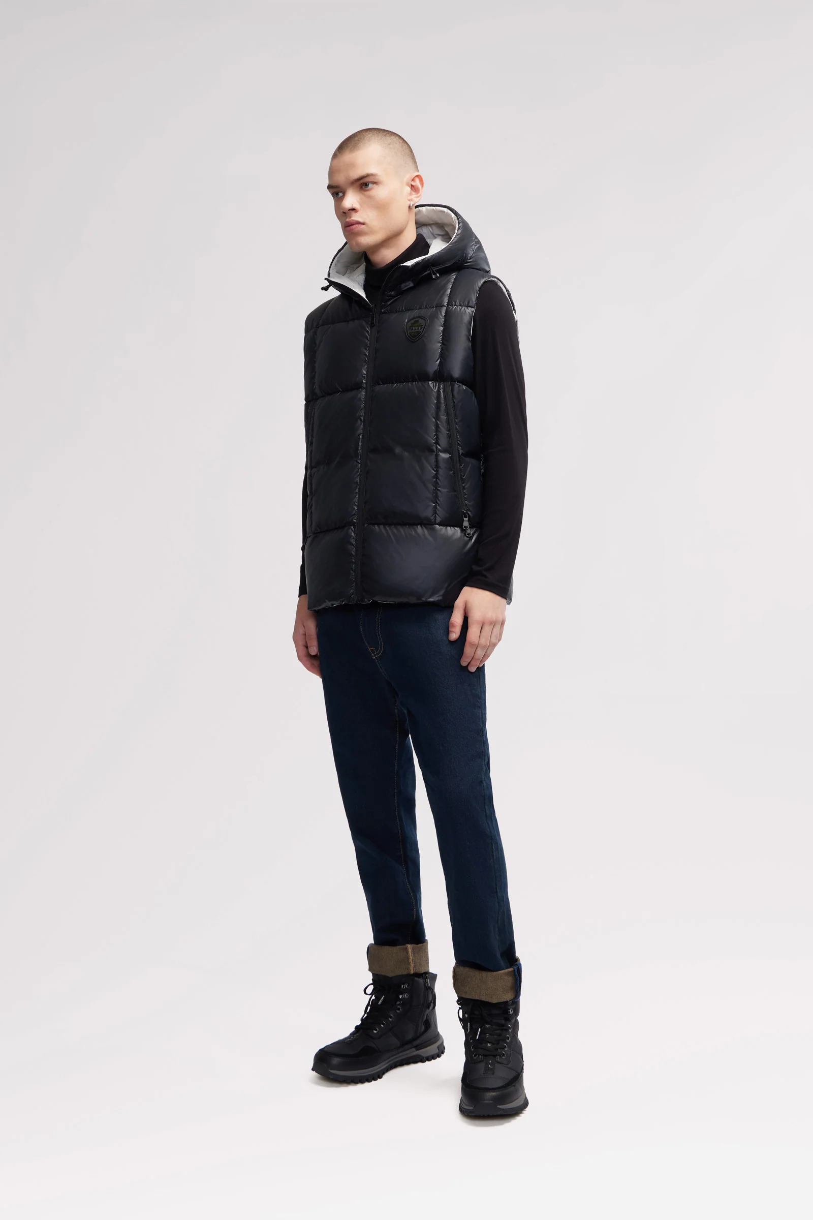 Kirian Men's Reversible Puffer Vest - Image 9