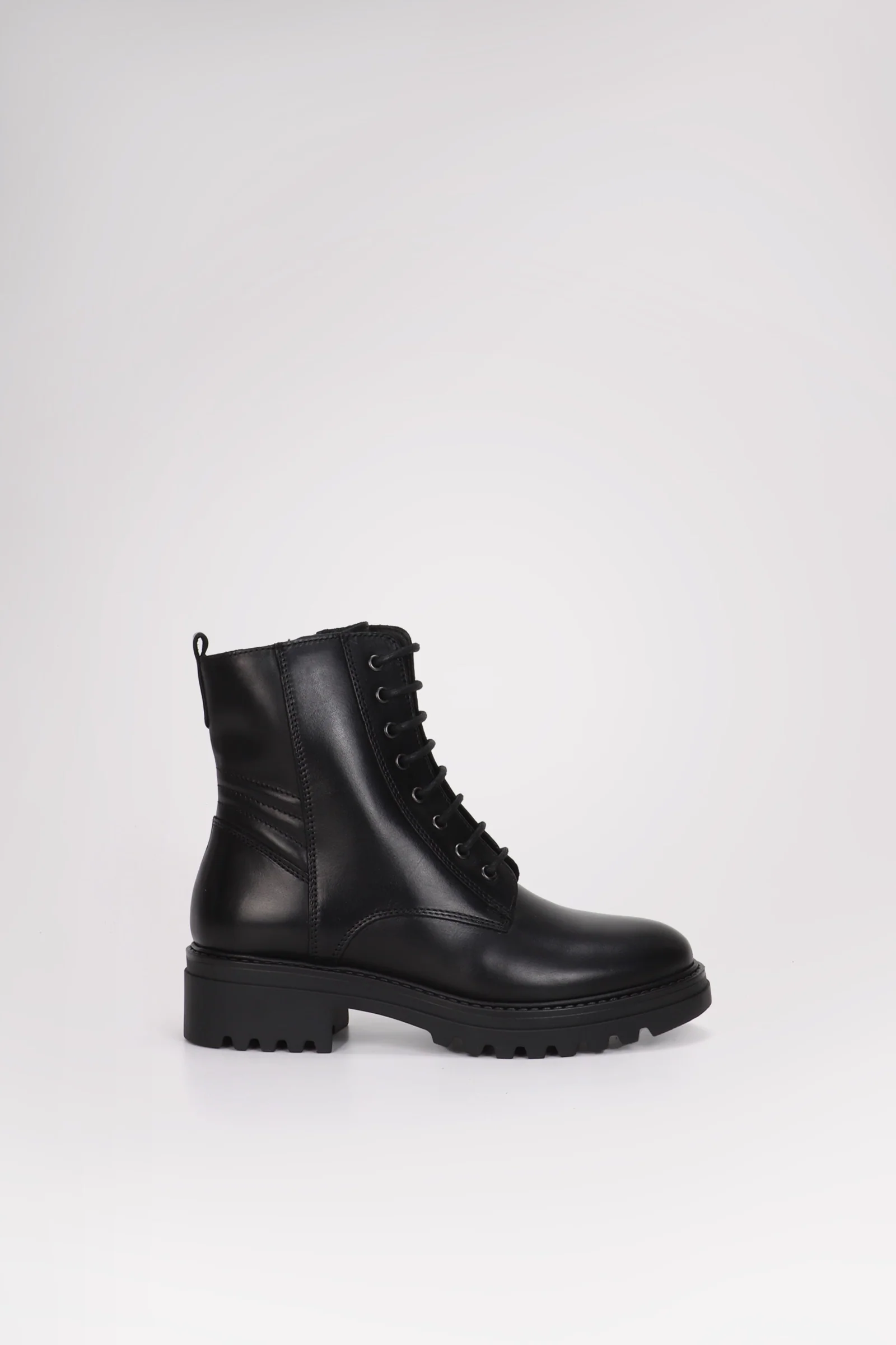 Monterey Women's Lace Up Boot